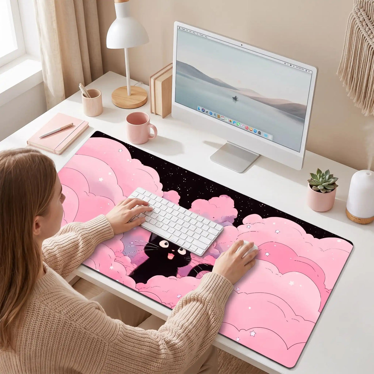 Sous main bureau | motif chat noir dans les nuages