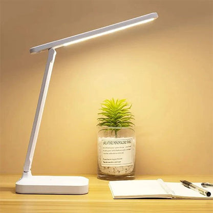 Lampe bureau simple eclaire cahier de notes