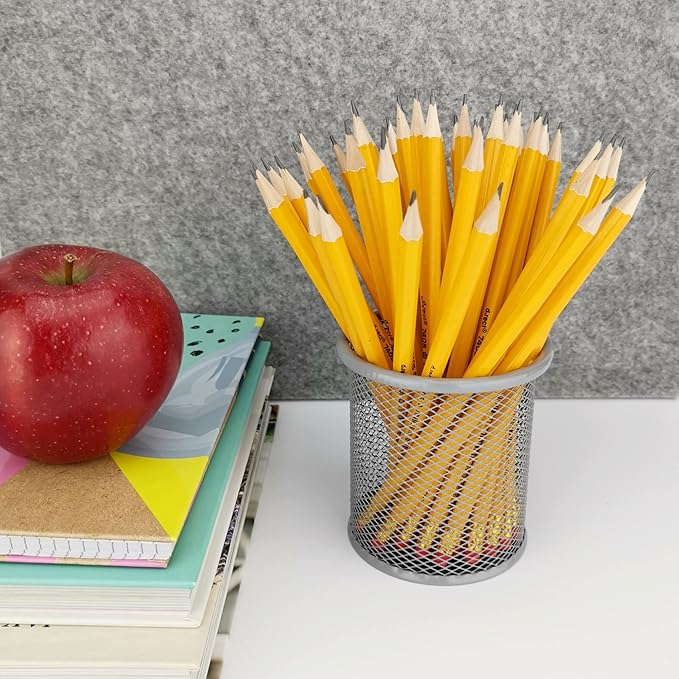 pot crayon gris avec crayons mine